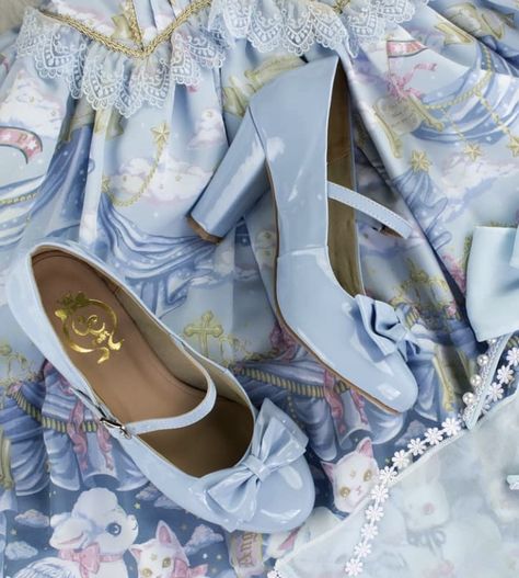 Shoes With Charms, Ashlynn Ella, Feet Shoes, Pink High Heels, Shoes Design, Spring Wear, Fancy Shoes, Blue Heels, Blue Roses