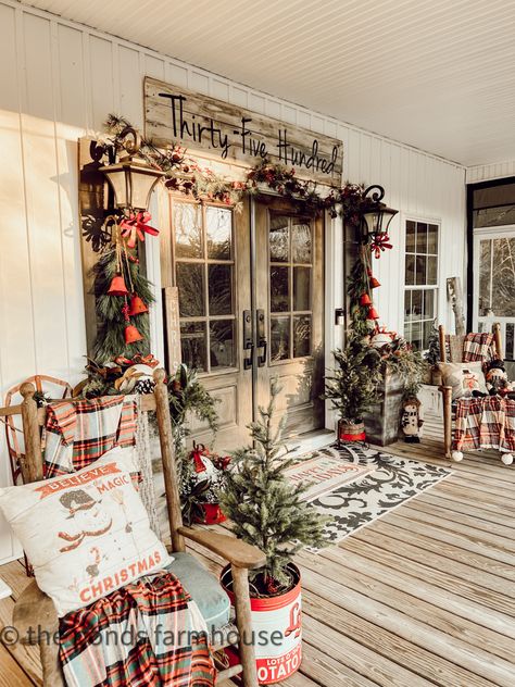 Farmhouse Porch decorated for Christmas Tour with rocking chairs and vintage decor. Bedroom Decor Inspirations, Front Door Christmas Decorations, Christmas Tours, Christmas Rugs, Christmas Front Porch, Christmas Porch Decor, Small Christmas Trees, Front Porch Decorating, Front Porch Christmas Decor