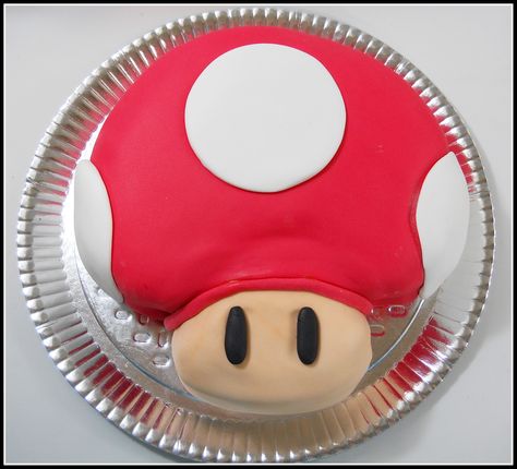 Super Mario Bros- Mushroom cake Mario Mushroom Cake, Cake Mushroom, Mario Bros Mushroom, Cake Mario, Mario Party 7, Mario Bros Cake, Mushroom Cake, Mario Theme, Simple Cakes