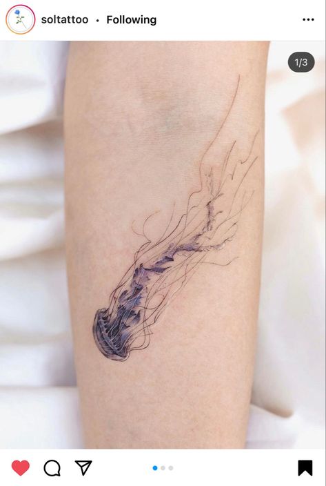 Tato Flash, Tato Tradisional, 16 Tattoo, Jellyfish Tattoo, Famous Tattoos, Skeleton Hand Tattoo, Forearm Tattoo Women, Shoulder Tattoos For Women, Jelly Fish