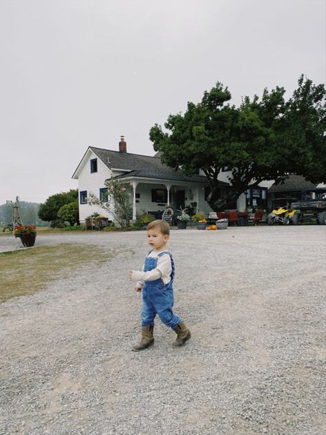 Farmer Outfit Kids, Farm Kids Aesthetic, Country Kids Aesthetic, Farm Boy Aesthetic, Farmer Aesthetic, Southern Kids, Farmer Baby, Spring Baby Boy, Farmers Market Outfit