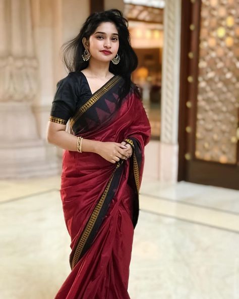 Meghana Indian Model Saree beautiful Black Saree Look, Black And Red Saree, Model Saree, Saree Beautiful, Indian Sari Dress, Cotton Saree Blouse Designs, Cotton Saree Blouse, Saree Blouse Neck Designs, Sari Dress