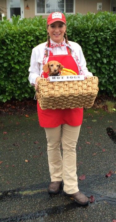 Hot dog and hot dog vendor happy halloweinie!!! Hot Dog Vendor Costume, Hot Dog Vendor, Dream Puppy, Hot Dog Cart, Puppy Costume, College Halloween, Halloween 2023, Costumes Ideas, Halloween Costumes College