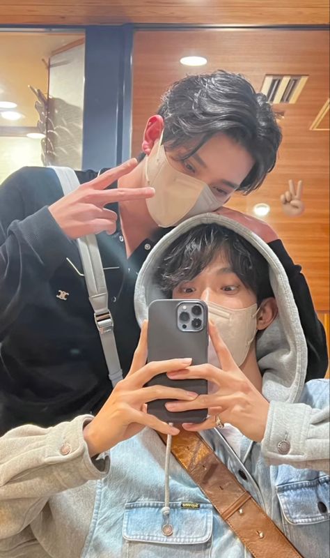 Seoksoo Selca, Dk And Joshua, Dk Joshua, Cute Text Symbols, Seventeen Instagram, Seventeen Dk, Pledis Seventeen, Mashup Music, Seventeen Going Seventeen