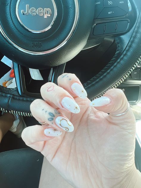 1995 Nail Design, Leo Constellation Nails, Taurus Nails Acrylic, Aires Nail Designs, Leo Sign Nails, Aries Themed Nails, Virgo Season Nails, Leo Acrylic Nails Zodiac, Aries Season Nails