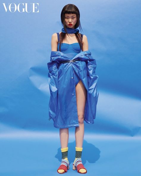 okåy - Vogue Korea - United Colors Style Bleu, Monochromatic Fashion, Monochromatic Outfit, High Fashion Photography, Vogue Korea, Fashion Photography Editorial, Blue Outfit, Fashion Editorial, Photoshoot Inspiration