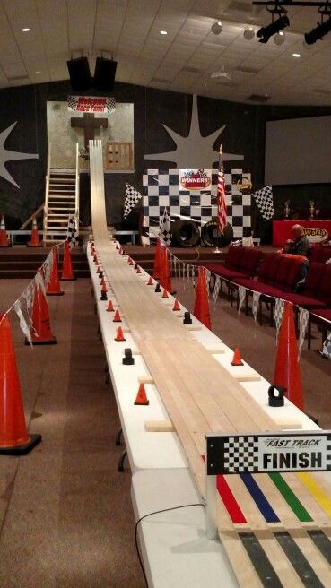 Grand Prix Decorations, Pinewood Derby Track, Awana Theme Nights, Derby Decor, Car Launch, Auction Themes, Cars Decorations, Trail Life, Race Car Themes