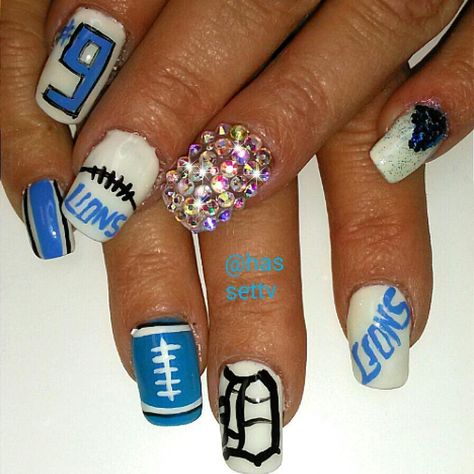 Detroit Lions Nail Art, Detroit Lions Nail Designs, Detroit Lions Nails, Lions Nails, Football Nail Designs, Lion Nails, Bright Blue Nails, Football Nails, Detroit Lions Football