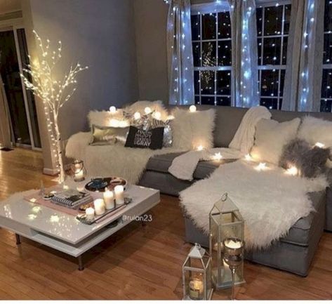 Cute Apartment Decor, Cozy Christmas Living Room, Cute Living Room, Cute Apartment, Apartment Living Room Design, Christmas Decorations Living Room, Trendy Living Rooms, Living Room Decor Cozy, Rustic Living Room