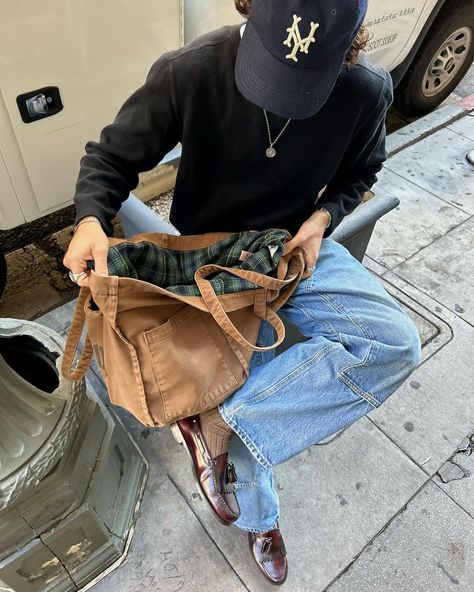 luh calm fit | Instagram Double Knee Jeans, Vintage Style Shoes, Carhartt Double Knee, Masculine Fashion, Date Night Fashion, Men's Vintage Style, Men's Bottoms, London Street Style, Vintage Carhartt