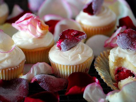 Romantic cupcakes for Valentine's Day. Water Cupcakes, Romantic Desserts, Raspberry Cupcakes, Raspberry Rose, Vegan Wedding, Rose Cupcakes, Valentines Day Desserts, Serious Eats, Savoury Cake