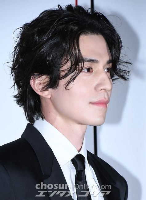 Perm Hair Men, Red Long Hair, Hair Designs For Men, Asian Haircut, Asian Men Hairstyle, Daily Hairstyles, Long Red Hair, Dong Wook, Lee Dong Wook