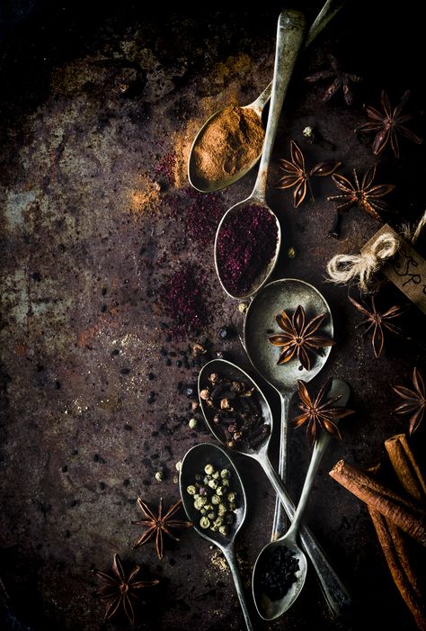 Food Photography Fruit, Rustic Food Photography, Spices Photography, Moody Food Photography, Dark Food Photography, Food Art Photography, Home Idea, Moody Photography, Food Menu Design