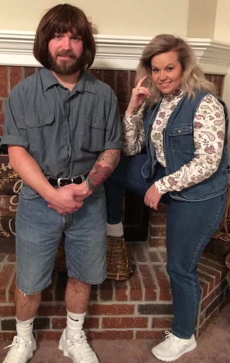 David and Jandice from masterminds #masterminds #zachgalifianakis  #KateMcKinnon #couplescostume #halloween2017 #halloweencostume Couples Halloween Costumes Creative, Make Up Halloween, Halloween Costumes 2022, Halloween Costumes Diy Couples, Funny Couple Costumes, Unique Couple Halloween Costumes, Funny Couple Halloween Costumes, Halloween Parejas, Hot Halloween