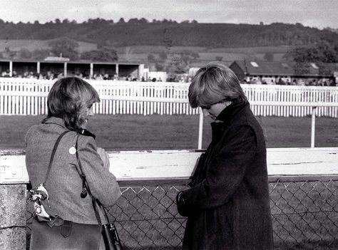 Poor Diana being laughed at by Charles mistress 😰 Camila Parker, Charles And Camilla, Wallis Simpson, Spencer Family, Prince Charles And Camilla, Camilla Parker Bowles, Charles And Diana, Isabel Ii, Lady Diana Spencer