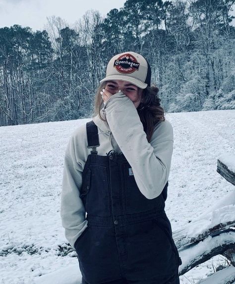 Winter Cowgirl Outfit, Farm Girl Style, Country Girl Aesthetic, Woman Aesthetic, Southern Outfits, Western Wear Outfits, Country Girls Outfits, Country Girl Style, Casual Outfit Inspiration