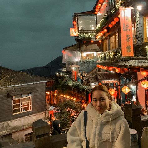 Yehliu Geopark Taiwan Outfit, Jiufen Old Street, Jiufen Taiwan Outfit, Taiwan Aesthetic, Taiwan Outfit, Fall Blonde Hair Color, Fall Blonde Hair, Aesthetic Captions, Fall Blonde