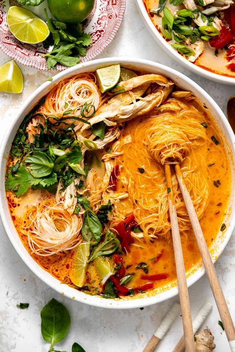 Thai Curry Noodle Soup Thai Coconut Curry Noodle Soup, Thai Curry Bowl, Thai Coconut Noodle Soup, Thai Curry Soup Recipes, Thai Curry Aesthetic, Hungover Foods, Pho Toppings, Soup Recipes Thai, Thai Curry Recipes Vegetarian