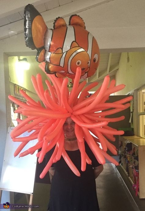 Clown Fish Costume, Lionfish Costume, Sea Anemone Costume, Anemone Costume, Jellyfish Halloween Costume, Jellyfish Halloween, Balloon Costume, Finding Nemo Costume, Book Character Costume