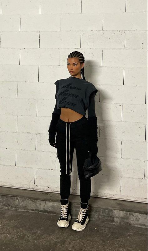 Rick Owens Outfit Black, Rick Owens Outfit Black Women, Bauhaus Aesthetic, Sportwear Outfit, Rick Owens Outfit, Outfit Black Women, Androgynous Outfits, Rick Owens Women, Swag Girl Style