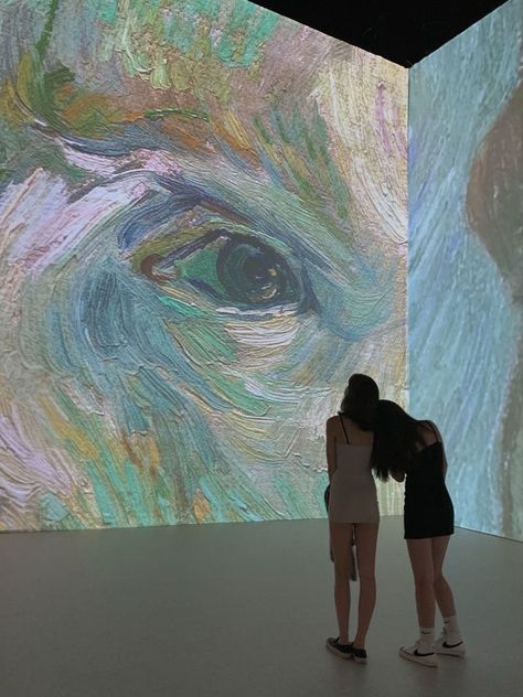 Van Gogh Exhibition, Arte Van Gogh, 사진 촬영 포즈, Arte Inspo, Two Girls, Insta Photo Ideas, Art Galleries, Van Gogh, Art Museum