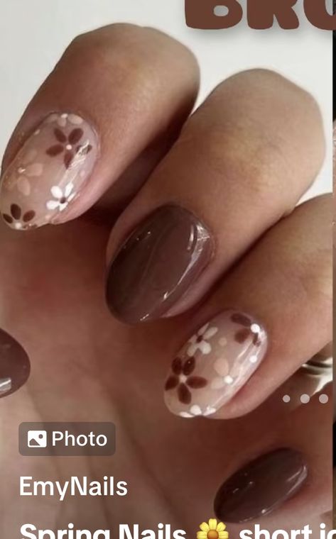 Tan Nails With Flowers, Short Nails Beige, Beige Short Nails, Nails Beige, Nails With Flowers, Tan Nails, Gel Nails At Home, Fall Nail Trends, Gel Nail Design