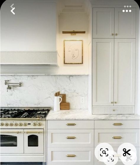 No Upper Cabinets, Kitchen Canopy, Lake House Kitchen, Classic White Kitchen, Kitchen Hoods, Kitchen Cabinet Hardware, Kitchen Nook, Kitchen Inspiration Design, Upper Cabinets