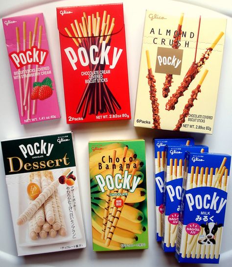 pocky sticks- my boys loved these when we lived in Japan Pocky Sticks, Japan Snacks, Pocky Game, Eat Happy, Asian Snacks, Junk Food Snacks, Cute Snacks, Japanese Candy, Japanese Snacks