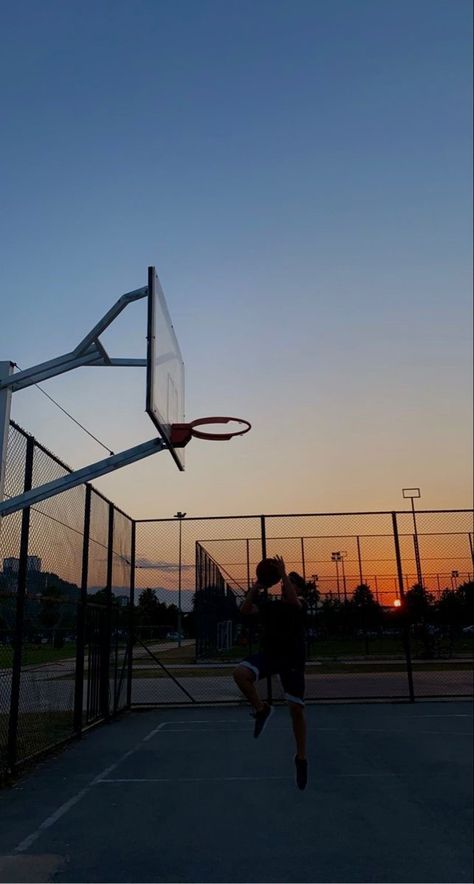 Peaky Blinders Theme, Michael Crist, Basketball Senior Pictures, Sport Aesthetic, Grunge Posters, Street Basketball, Ball Aesthetic, Dark Background Wallpaper, Flipagram Instagram