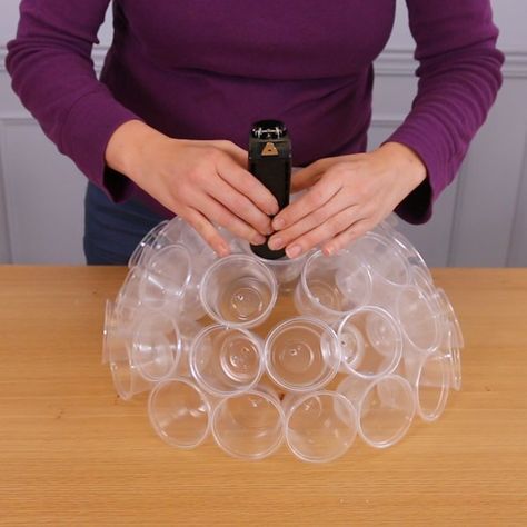 Turn Plastic Cups Into Giant Lanterns (in 10 Minutes!) Plastic Cup Crafts, Diy Christmas Lights, Sparkle Ball, Deco Mesh Christmas Wreaths, Cup Crafts, Navidad Diy, Outdoor Christmas Lights, Ball Lights, Plastic Cups