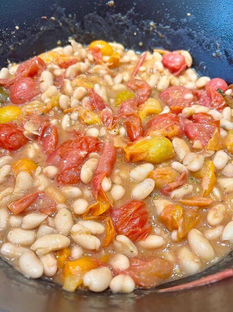 White Bean Tomato, Tomato Side Dishes, Veggie Dinner, White Bean, Tomato Basil, How To Can Tomatoes, White Beans, Fresh Basil, Minced Garlic