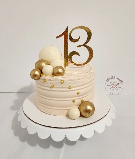 70 Bday Cake, Cakes With Balls Decoration, Chocolate Sphere Cake, Sphere Cake Ideas, Cake With Gold Balls, Cake With Balls Decoration, Cake Spheres, Gold Cake Design Birthday, Sphere Cake