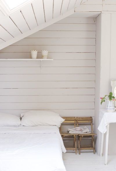 simple ~ pretty ~ & white ;) All White Bedroom, Casa Vintage, White Cottage, Wood Bedroom, Cheap Decor, White Bedroom, White Interior, Cheap Home Decor, My New Room