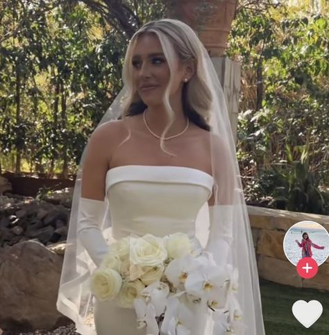 Hair Down Cathedral Veil, Modern Veil Hair Down, Wedding Hairstyles For Strapless Dress With Veil, Hair Down Strapless Wedding Dress, Veil With Plain Wedding Dress, Veils For Strapless Wedding Dress, Long Curled Wedding Hair Down With Veil, Sleeveless Wedding Dress Hairstyle, Veil Long Hair Down