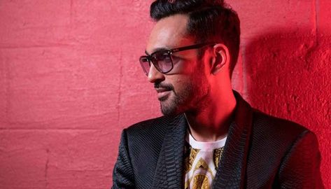 Ali Sethi to take the center stage at 'Coachella' this year Check more at https://beautipetes.com/ali-sethi-to-take-the-center-stage-at-coachella-this-year/ Ali Sethi, Pakistani Street Style, Pakistani Wedding Outfits, Pakistani Wedding Dress, Mens Style Guide, Season 12, Center Stage, Wedding Styles, Gentleman