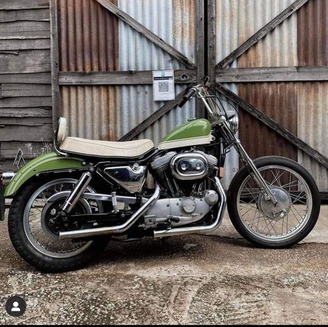 Harley Davidson Motorcycles Sportster, Hd Sportster, Sportster Chopper, Harley Davidson Pictures, Honda Scrambler, Sportster Bobber, Triumph Bikes, Custom Sportster, Classic Harley Davidson