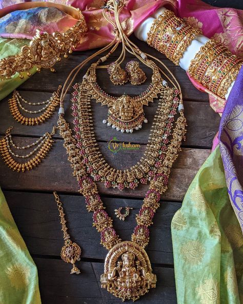 All the Best South Indian Bridal Jewellery Sets Are Here To Shop! • South India Jewels Full Bridal Jewellery Set, South Indian Bridal Jewellery, Bridal Jewellery Set, Wedding Jewelry Sets Bridal Jewellery, Bridal Jewelry Sets Brides, Pengantin India, Indian Wedding Jewelry Sets, Temple Jewelry Necklace, Bride Jewelry Set