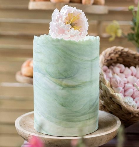 Green Marble Cake, Wedding Cake Marble, Purple Wedding Cakes, Green Cake, Luxury Birthday, Wedding Planning Decor, Cake Inspo, Boy Christening, Graduation Cake