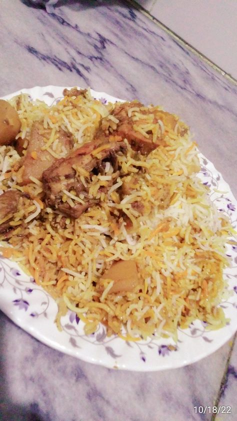 Chicken biryani Spicy Chicken Biryani, Chicken Biryani, Spicy Chicken, Biryani, Cooking Recipes, Chicken, Quick Saves