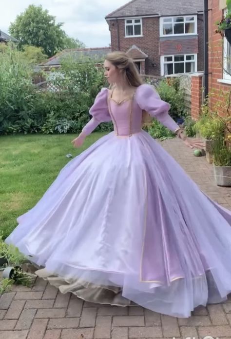 Disney Dresses Aesthetic, Barbie Rapunzel Costume, Barbie Princess Dress Cosplay, Barbie Dress Aesthetic, Barbie Rapunzel Cosplay, Barbie Movie Dresses Real Life, Barbie Princess Dresses, Barbie Dresses For Women, Barbie Dresses In Real Life