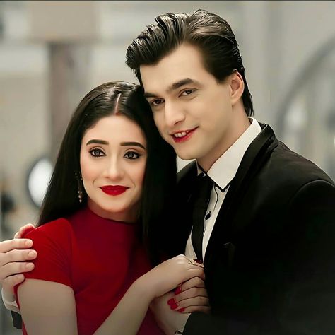 Karthik And Naira, Nayra Kartik Pic, Naira Kartik New Pic, Shivangi Joshi And Mohsin Khan, Caring What Others Think, Best Love Photos, Naira Kartik, Start Loving Yourself, Kartik Naira