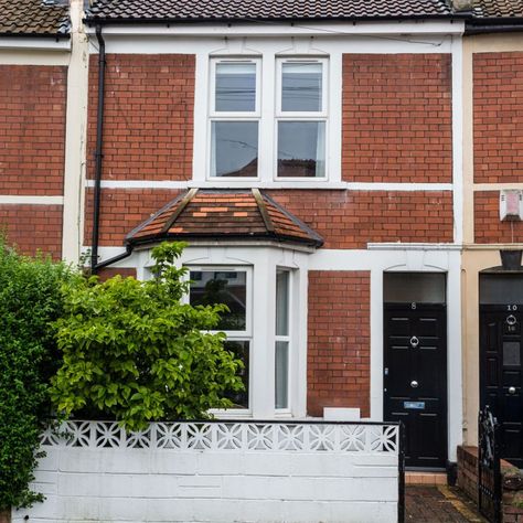 Take a look round this cosy Victorian terrace with modern decor | Ideal Home Small Victorian Terrace Living Room, Victorian Terrace Dining Room, Victorian Terrace House Interior, Small Terraced House Interior, Small Victorian Terrace House, Small Victorian Terrace Interior, Victorian Terrace Living Room, Terraced House Interior, Small Terraced House