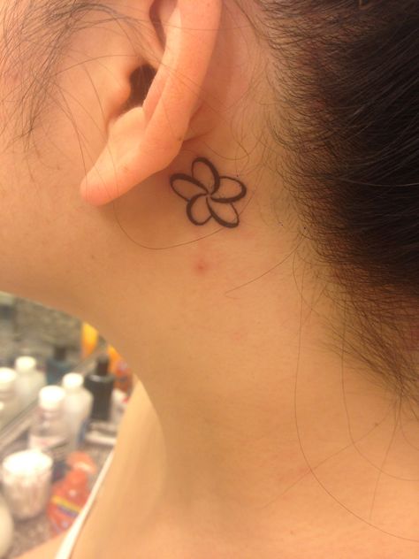 My plumeria tattoo! <3 behind the ear Behind The Ear Flower Tattoo, Ear Flower Tattoo, Flower Behind Ear Tattoo, Plumeria Flower Tattoo, Flower Tattoo Stencil, Plumeria Flower Tattoos, Frangipani Tattoo, Tattoo Scar, Plumeria Tattoo