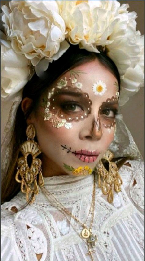 Glam Catrina Makeup, Sugar Skull Face Paint, Muertos Makeup, Halloween Makeup Sugar Skull, Skull Face Paint, Sugar Skull Costume, Sugar Skull Face, Day Of The Dead Party, Sugar Skull Makeup