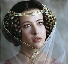 circlet and crespine Moda Medieval, Historical Hairstyles, Medieval Hairstyles, Medieval Ages, Sophie Marceau, Fantasy Hair, Medieval Costume, Costume Drama, Medieval Clothing