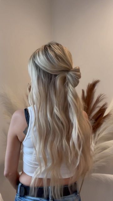 BRECKLYN | UT NBR®️ EXTENSIONS on Instagram: "Hate the hair tie?! Here’s a quick and easy style to hide the it! You can do this half up or all up which ever you are feelin for the day. Make sure to save to try later! This is one of my go to easy styles that can be dressed up or casual 🖤 #hairtutorial #hairtutorialvideo #hairtutorials #hairtutorialvideos #hairstyles #hairstyleswithextensions #handtiedextensions #nbr #nbrextensions #easyhairstyles" Formal Hairstyles Extensions, Hair Styles For Hand Tied Extensions, Hair Styles For Hand Tied Extensions Easy, Half Up Hairstyles Casual, How To Style Hair With Extensions Half Up, Hairstyles To Hide Extensions, Formal Hair With Clip In Extensions, Nbr Extensions, Hair Videos Tutorials