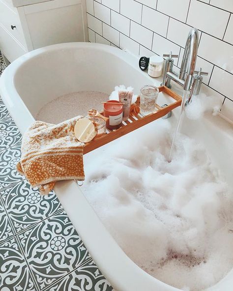 Currently craving vegetables water and loooooong bubble baths Bath Aesthetic, Tub Tray, Bathtub Caddy, Bathtub Tray, Bath Tray, Interior Minimalista, Tumblr Aesthetic, Boho Bathroom, Relaxing Bath