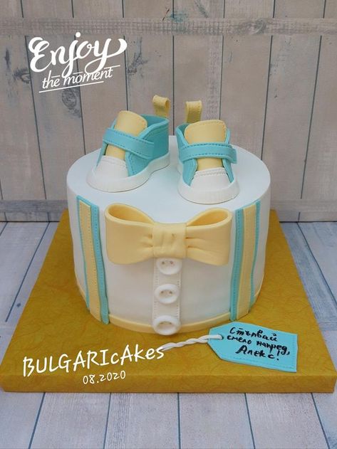 First Step Cake, Baby First Step Cake, Step Decor, Frozen Halloween Costumes, Frozen Halloween, Baby's First Step, Baby Shower Cakes For Boys, Baby Shower Cupcakes, Baby Steps