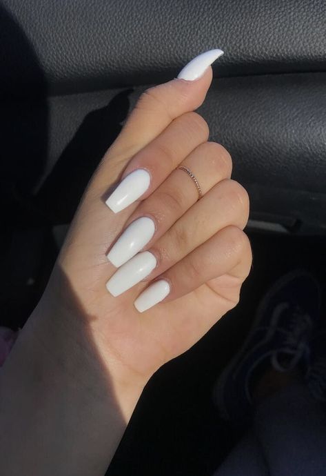 White Nails With Letter, Trip Nails, Cottagecore Nails, Acrylic Nails Almond Shape, Long Nail Designs, Short Coffin Nails, Acrylic Nails Coffin Pink, Almond Acrylic Nails, Cute Gel Nails