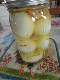 Pioneer Woman at Heart: Pickled Eggs with Hot Peppers ~ Trial #1 Picked Eggs, Preserving Eggs, Pickled Eggs Recipe, Pickled Eggs, Homemade Pickles, Pickled Veggies, Hot Peppers, Home Canning, Pickling Recipes